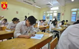 Cận cảnh các thí sinh tập trung làm bài trong phòng thi